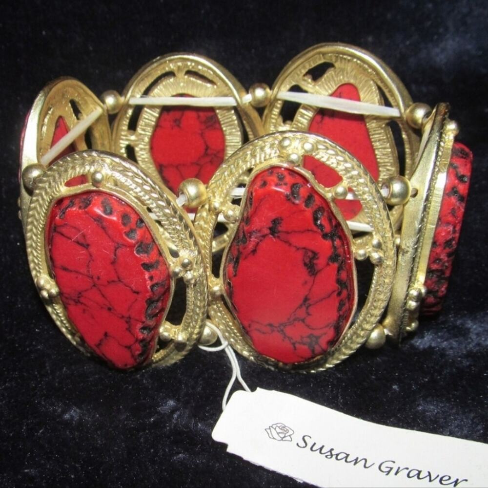 Susan graver red color agate and goldtone stretch bracelet